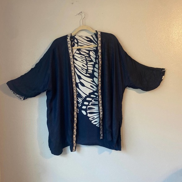 Chico’s Other - Chico’s reversible butterfly to solid kimono with embroidery detail Size S/M
